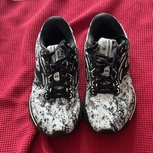 Brooks Adrenaline GTS 23 (1203811B135) very good, size 8.5